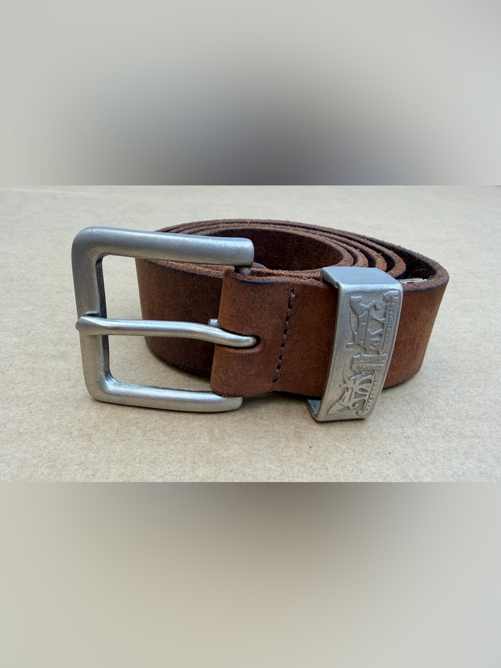 Vintage Levi’s Brown Full Grain Leather Belt Silver Tone Buckle 47.5”